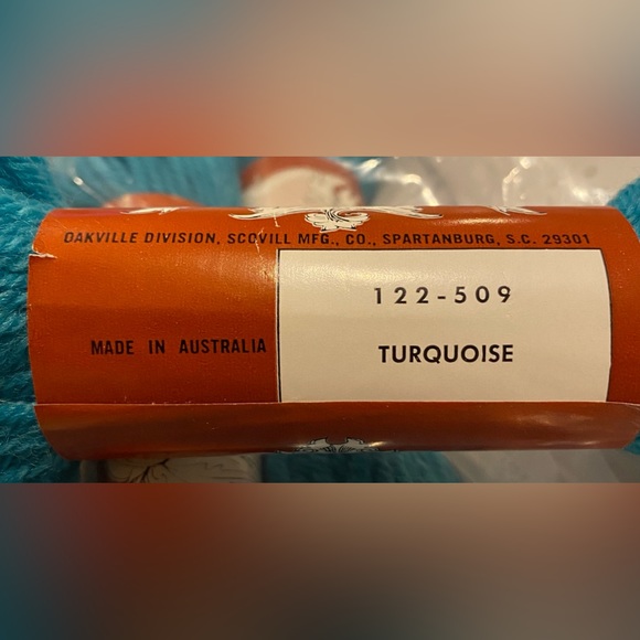 Turquoise VTG NOS Scovill Dritz Luxury 100% Virgin Wool Needlepoint 40 yds - Picture 4 of 5